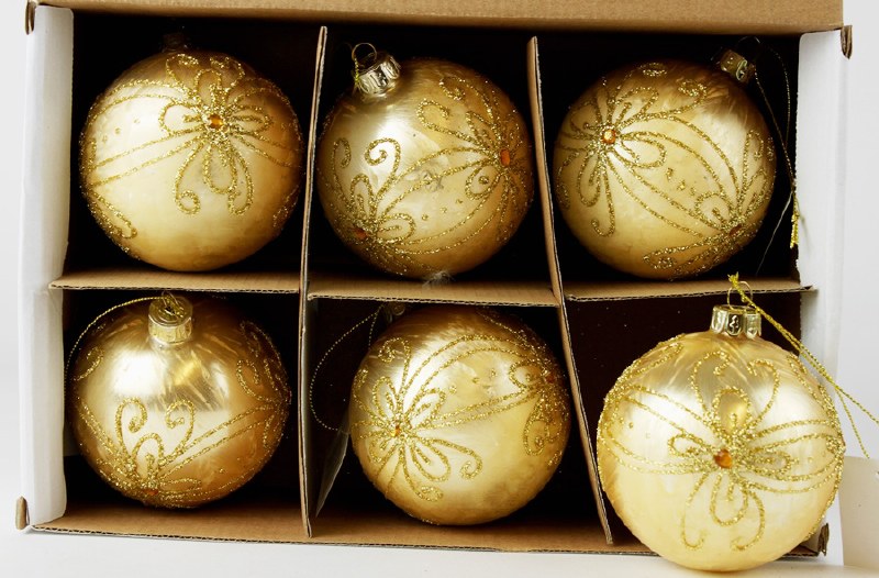 Gold store christmas baubles